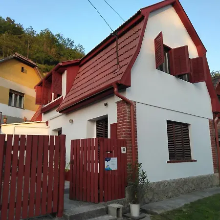 Szonyi Uti Vendeghaz Zebegeny